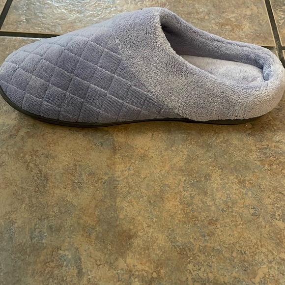 New Without Tags~Woman’s Lavender Isotoner Size 9.5~10 Fits More For 8.5~9.0 - Picture 7 of 10